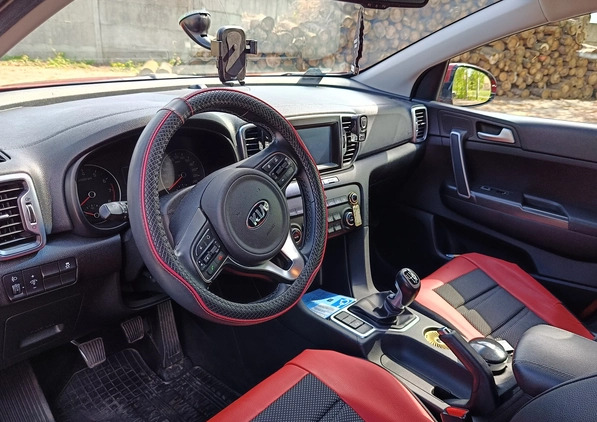 Kia Sportage cena 71300 przebieg: 141000, rok produkcji 2017 z Szamotuły małe 211